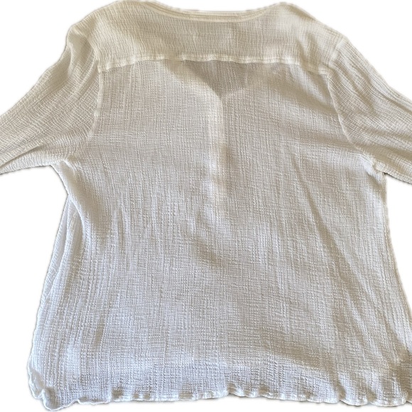 Tommy Bahama Ladies Cream Top Size Medium - Picture 3 of 4